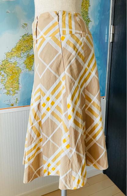 バーバリー ブルーレーベル スカート 38 ベルト付き 美品 < ブランド  バーバリー ブルーレーベル スカート 38 ベルト付き 美品 < ブランドの