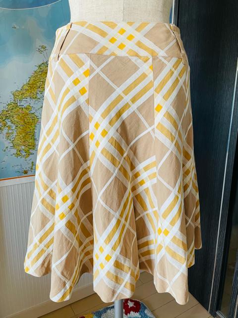 バーバリー ブルーレーベル スカート 38 ベルト付き 美品 < ブランド  バーバリー ブルーレーベル スカート 38 ベルト付き 美品 < ブランドの