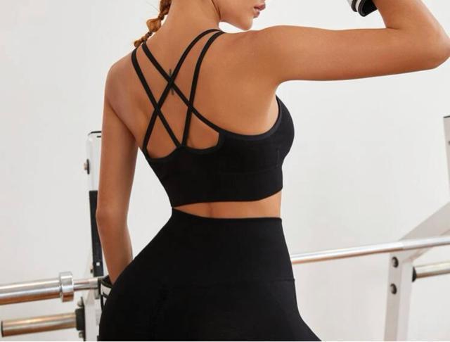 ハイサポート シームレス クリスクロス スポーツブラ ヨガ 新品、未使用 < 女性ファッション  ハイサポート シームレス クリスクロス スポーツブラ ヨガ 新品、未使用  < 女性ファッションの