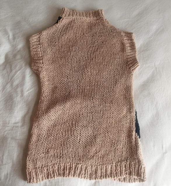 ベージュ 黒 斜めストライプ 綿ニット フレンチスリーブ < 女性ファッション  ベージュ 黒 斜めストライプ 綿ニット フレンチスリーブ < 女性ファッションの