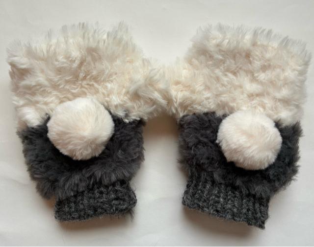 ハンドメイド ハンドウォーマー ふわふわモコモコ ポンポン ウール100% < 女性ファッション  ハンドメイド ハンドウォーマー ふわふわモコモコ ポンポン ウール100% < 女性ファッションの