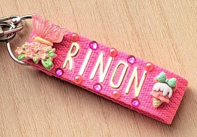 ME:I RINON 村上璃杏 キーホルダー ビビッドピンク < タレントグッズ ME:I RINON 村上璃杏 キーホルダー ビビッドピンク < タレントグッズの