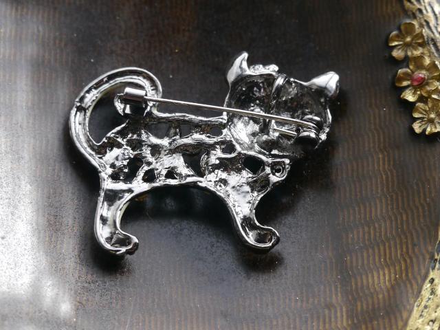 新品アンティーク調きらきらストーン猫ちゃんブローチ ペンダントトップにも < 女性アクセサリー/時計 新品アンティーク調きらきらストーン猫ちゃんブローチ ペンダントトップにも < 女性アクセサリー/時計の