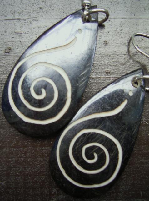 即決!ボーントップピアス・渦 < 女性アクセサリー/時計 即決!ボーントップピアス・渦 < 女性アクセサリー/時計の