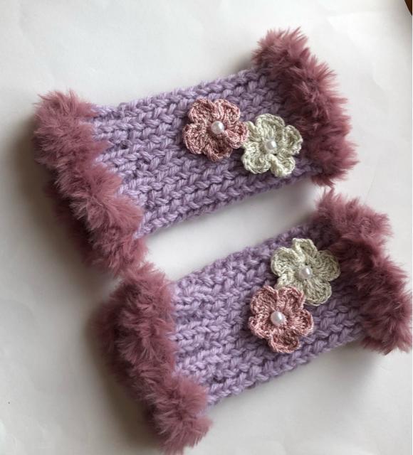 ハンドメイド ハンドウォーマー ウール100%  レース糸で編んだキラキラお花 ラベンダー < 女性ファッション  ハンドメイド ハンドウォーマー ウール100%  レース糸で編んだキラキラお花 ラベンダー < 女性ファッションの