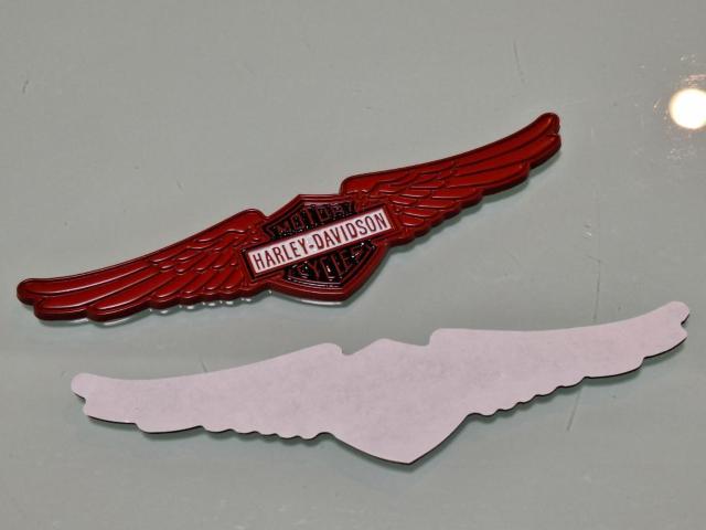 ●HARLEY-DAVIDSONハーレーダビットソンMOTOECYCLES メタル製 エンブレム デカール RED! < 自動車/バイク ●HARLEY-DAVIDSONハーレーダビットソンMOTOECYCLES メタル製 エンブレム デカール RED! < 自動車/バイク