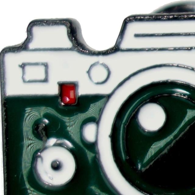 カメラ デジタルカメラ デジカメ コンデジ グリーン色 緑色 ピンバッジ バッジ ピンズ ピンブローチ ブローチ < 男性アクセサリー/時計  カメラ デジタルカメラ デジカメ コンデジ グリーン色 緑色 ピンバッジ バッジ ピンズ ピンブローチ ブローチ < 男性アクセサリー/時計の