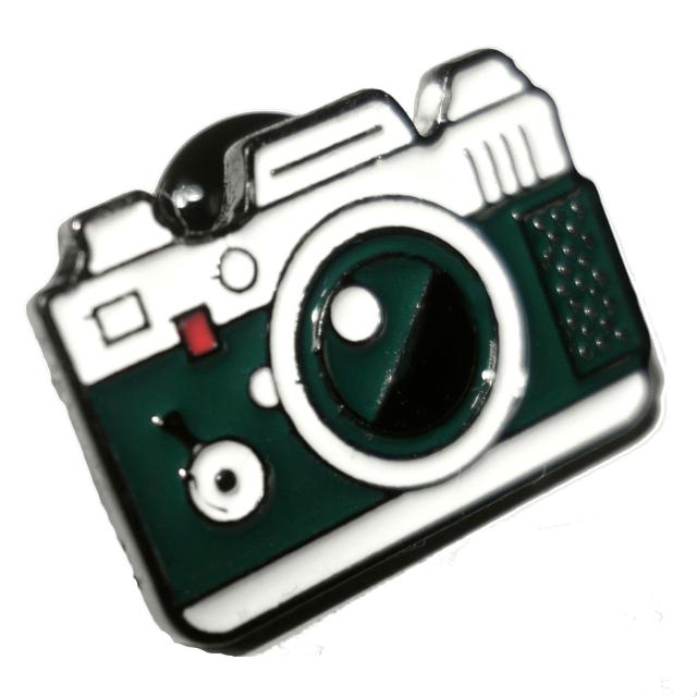 カメラ デジタルカメラ デジカメ コンデジ グリーン色 緑色 ピンバッジ バッジ ピンズ ピンブローチ ブローチ < 男性アクセサリー/時計  カメラ デジタルカメラ デジカメ コンデジ グリーン色 緑色 ピンバッジ バッジ ピンズ ピンブローチ ブローチ < 男性アクセサリー/時計の