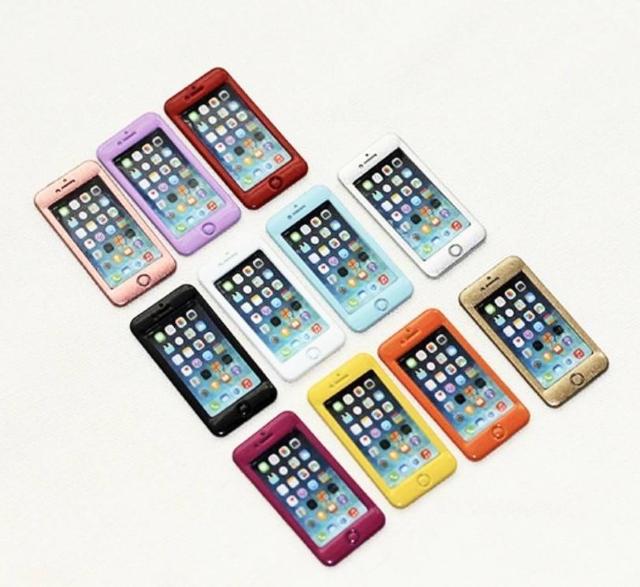 ミニチュア★スマホ★スマートフォン★携帯★赤A★レッド★色違いたくさんあります♪ドールハウス★オマケシールお付けします★ < おもちゃ  ミニチュア★スマホ★スマートフォン★携帯★赤A★レッド★色違いたくさんあります♪ドールハウス★オマケシールお付けします★ < おもちゃの