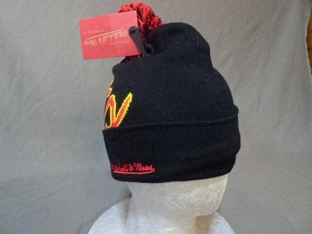 【Mitchell & Ness】製  NBA【HOUSTON ROCKETS】ロゴ刺繍ワッペン付 ニットキャップ < 男性ファッション  【Mitchell & Ness】製  NBA【HOUSTON ROCKETS】ロゴ刺繍ワッペン付 ニットキャップ < 男性ファッションの