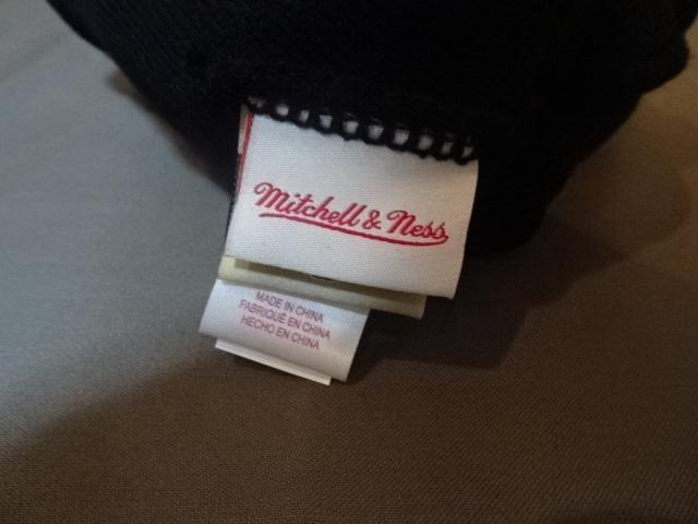 【Mitchell & Ness】製  NBA【HOUSTON ROCKETS】ロゴ刺繍ワッペン付 ニットキャップ < 男性ファッション  【Mitchell & Ness】製  NBA【HOUSTON ROCKETS】ロゴ刺繍ワッペン付 ニットキャップ < 男性ファッションの