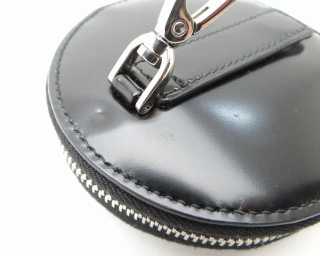 PRADA プラダ レザー ラウンドコインケース ブラック 三角プレート<USED>【送料無料】 < ブランド  PRADA プラダ レザー ラウンドコインケース ブラック 三角プレート<USED>【送料無料】 < ブランドの