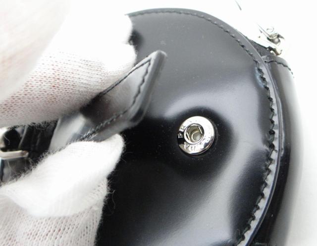 PRADA プラダ レザー ラウンドコインケース ブラック 三角プレート<USED>【送料無料】 < ブランド  PRADA プラダ レザー ラウンドコインケース ブラック 三角プレート<USED>【送料無料】 < ブランドの