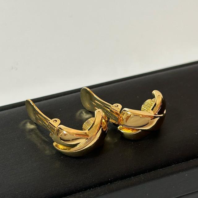 美品 ChristianDior ディオール ヴィンテージ クリップ式 イヤリング 耳飾り ゴールド レディース < ブランド 美品 ChristianDior ディオール ヴィンテージ クリップ式 イヤリング 耳飾り ゴールド レディース < ブランドの