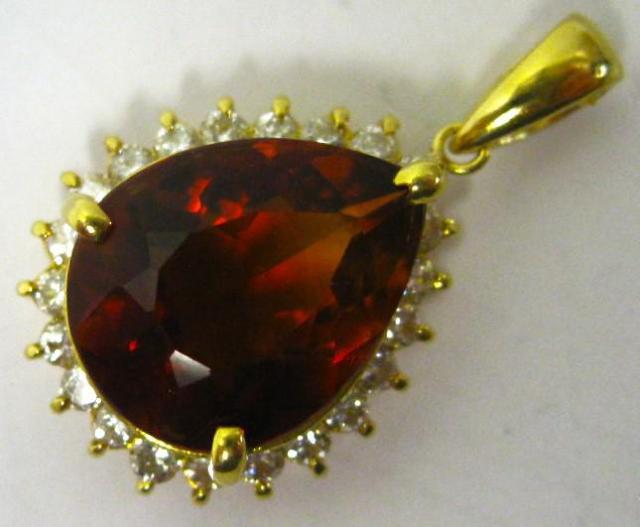 極美品K18 18金ペンダント 上質 シトリン ペアーシェブ ダイヤ0.44ct < 女性アクセサリー/時計  極美品K18 18金ペンダント 上質 シトリン ペアーシェブ ダイヤ0.44ct < 女性アクセサリー/時計の