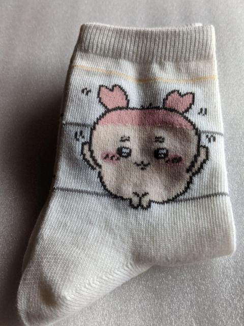 ちいかわ  古本屋カニちゃんソックス  靴下 < アニメ/コミック/キャラクター  ちいかわ  古本屋カニちゃんソックス  靴下 < アニメ/コミック/キャラクターの