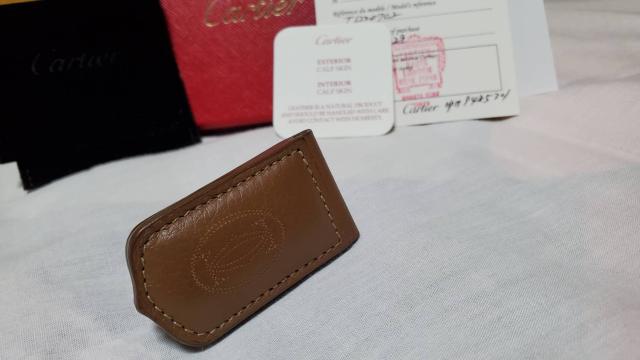 正規良品 レア カルティエ アルディロン 2Cロゴ フルレザーマネークリップ 茶 ウォレット 付属有 男女兼用 < ブランド  正規良品 レア カルティエ アルディロン 2Cロゴ フルレザーマネークリップ 茶 ウォレット 付属有 男女兼用 < ブランドの