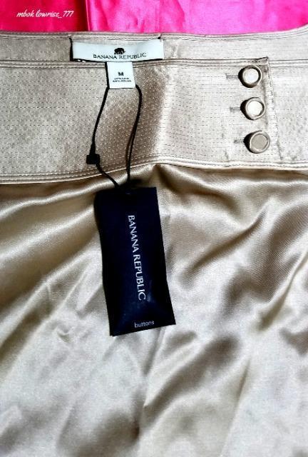 Vi BANANA REPUBLIC oii pubN  VN gbvX