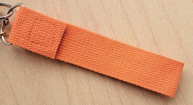 ME:I TSUZUMI �C�V���ہ@�L�[�z���_�[�@�I�����W �� �^�����g�O�b�Y�� 