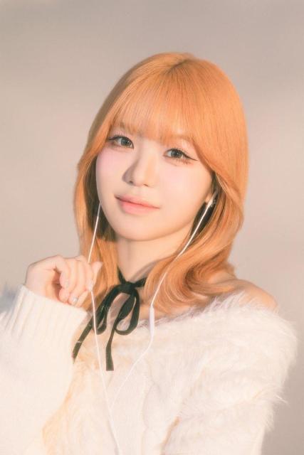 ME:I TSUZUMI �C�V���ہ@�L�[�z���_�[�@�I�����W �� �^�����g�O�b�Y�� 