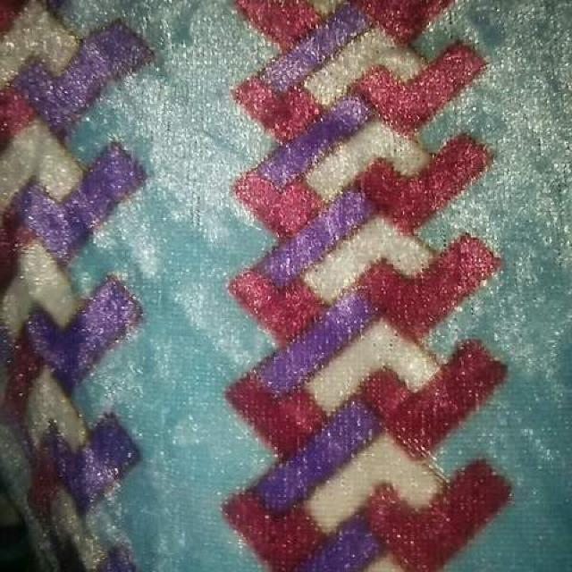 used★光沢のあるベロアシャツ/水色系幾何学模様 < 女性ファッション  used★光沢のあるベロアシャツ/水色系幾何学模様 < 女性ファッションの