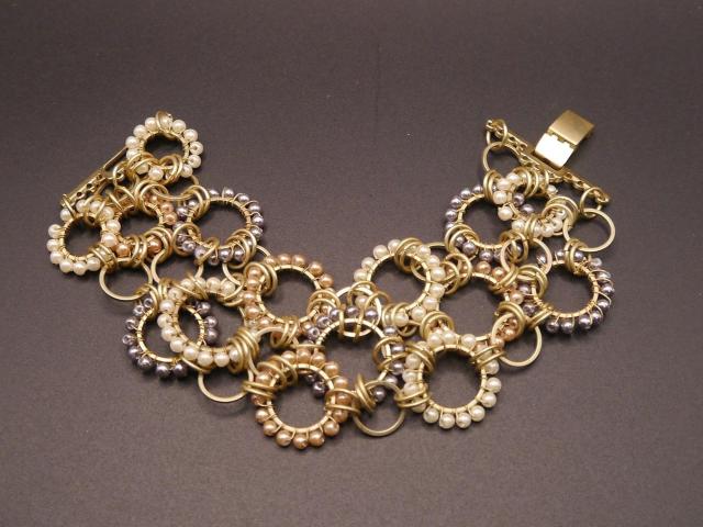 新品 アンティーク調MIXカラービーズブレスレット < 女性アクセサリー/時計 新品 アンティーク調MIXカラービーズブレスレット < 女性アクセサリー/時計の