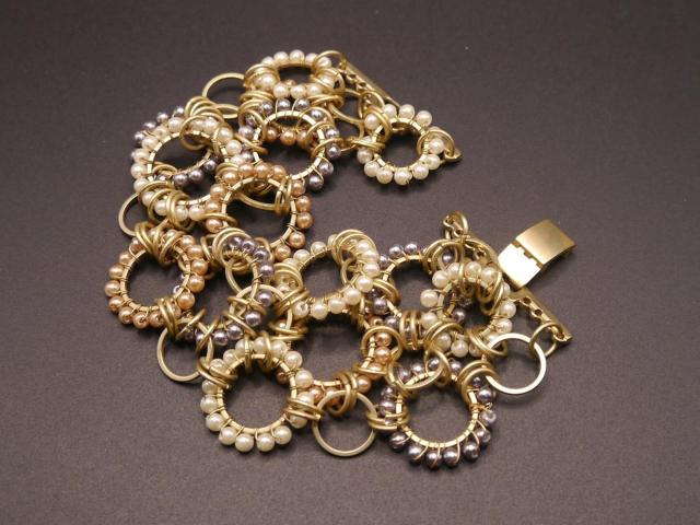 新品 アンティーク調MIXカラービーズブレスレット < 女性アクセサリー/時計 新品 アンティーク調MIXカラービーズブレスレット < 女性アクセサリー/時計の