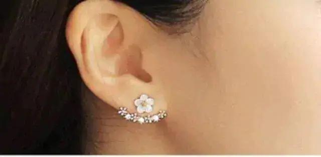 ネット最安590円★お洒落ロマンチックスタッド ピアス ゴールド < 女性アクセサリー/時計  ネット最安590円★お洒落ロマンチックスタッド ピアス ゴールド  < 女性アクセサリー/時計の