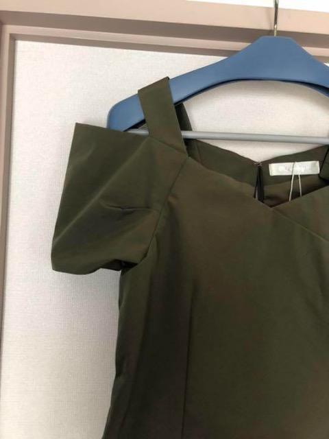 新品チェスティ chesty オフショルデザイントップス Off-Shoulder Design Tops < ブランド 新品チェスティ chesty オフショルデザイントップス Off-Shoulder Design Tops < ブランドの