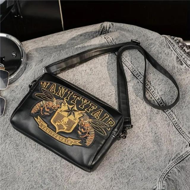 爆ヤス価格2290円★メンズ刺繍入りのPUクラッチバッグ、トレンディなショルダーバッグ、シンプルで軽量なクロスボディバッグ < 男性ファッション  爆ヤス価格2290円★メンズ刺繍入りのPUクラッチバッグ、トレンディなショルダーバッグ、シンプルで軽量なクロスボディバッグ < 男性ファッションの