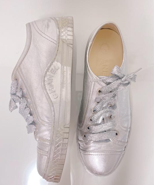 CHANELシャネルシルバーメタリックローカットスニーカー < ブランド CHANELシャネルシルバーメタリックローカットスニーカー < ブランドの