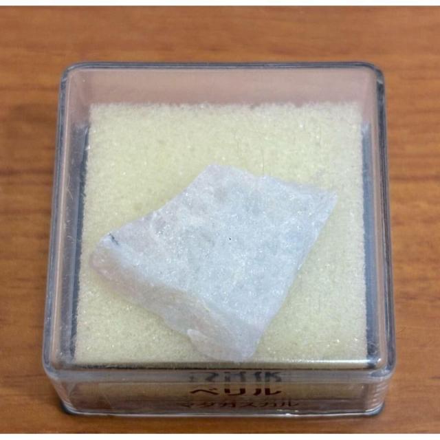 【送料無料】ディアゴスティーニ トレジャーストーン ベリル マダガスカル 鉱物標本のみ 冊子なし < ホビー 【送料無料】ディアゴスティーニ トレジャーストーン ベリル マダガスカル 鉱物標本のみ 冊子なし < ホビーの