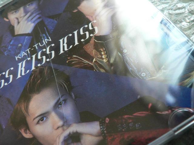 新品未開封/KAT-TUN『KISS KISS KISS』初回限定盤2【CD+DVD】シャッフルKAT-TUN収録(58分)訳有 < タレントグッズ 新品未開封/KAT-TUN『KISS KISS KISS』初回限定盤2【CD+DVD】シャッフルKAT-TUN収録(58分)訳有 < タレントグッズの
