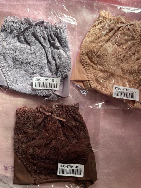 Lサイズ!3枚セット!光沢感ある!からだにフィット!ストレッチ素材!フロントにレースで華やかなな!高貴品格!エレガント!ショーツ! < 女性ファッション Lサイズ!3枚セット!光沢感ある!からだにフィット!ストレッチ素材!フロントにレースで華やかなな!高貴品格!エレガント!ショーツ! < 女性ファッションの