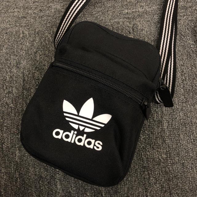 即決 アディダスオリジナルス ショルダーバッグ ブラック < ブランド 即決 アディダスオリジナルス ショルダーバッグ ブラック < ブランドの