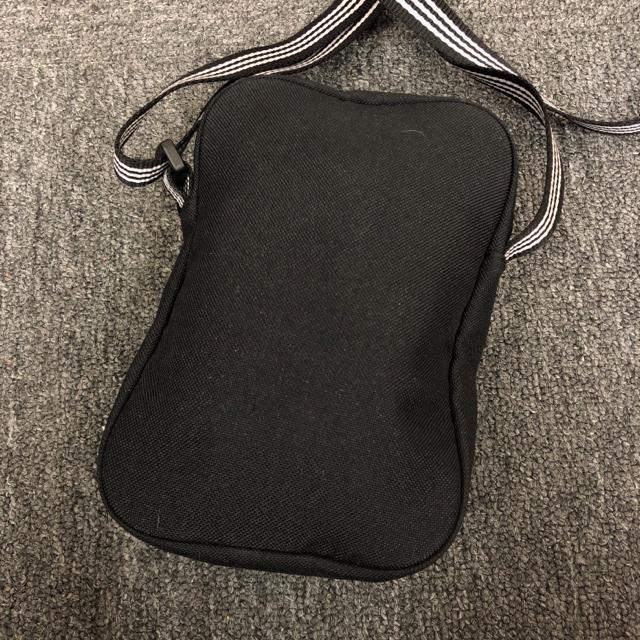 即決 アディダスオリジナルス ショルダーバッグ ブラック < ブランド 即決 アディダスオリジナルス ショルダーバッグ ブラック < ブランドの