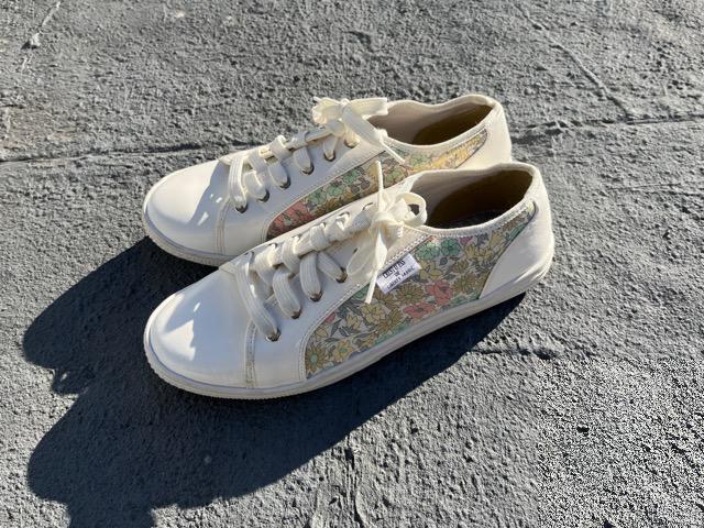 花柄スニーカー < 女性ファッション  花柄スニーカー  < 女性ファッションの