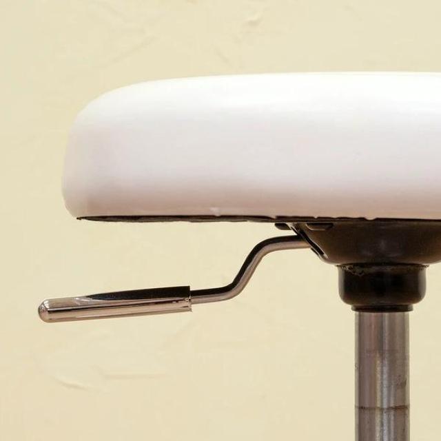 【送料無料】スツール キャスター付き 椅子 イス 回転 カットチェア ブラック < インテリア/ライフ  【送料無料】スツール キャスター付き 椅子 イス 回転 カットチェア ブラック < インテリア/ライフの