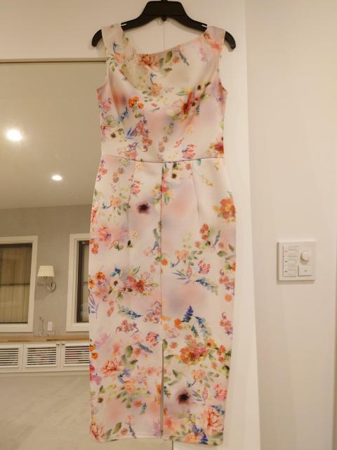花柄ひざ丈ペプラムワンピース Мサイズ < 女性ファッション  花柄ひざ丈ペプラムワンピース Мサイズ < 女性ファッションの