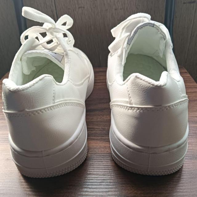 新品 24.5cm レディース スニーカー ホワイト シューズ 靴 カジュアル < 女性ファッション  新品 24.5cm レディース スニーカー ホワイト シューズ 靴 カジュアル < 女性ファッションの