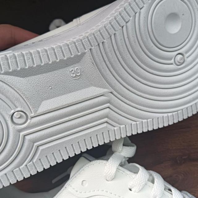 新品 24.5cm レディース スニーカー ホワイト シューズ 靴 カジュアル < 女性ファッション  新品 24.5cm レディース スニーカー ホワイト シューズ 靴 カジュアル < 女性ファッションの