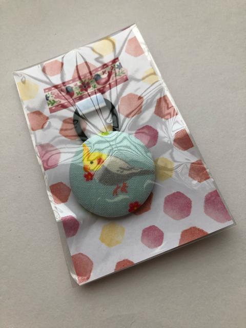 ハンドメイド ヘアゴム くるみボタン オカメインコちゃん♪ < 女性ファッション  ハンドメイド ヘアゴム くるみボタン オカメインコちゃん♪ < 女性ファッションの