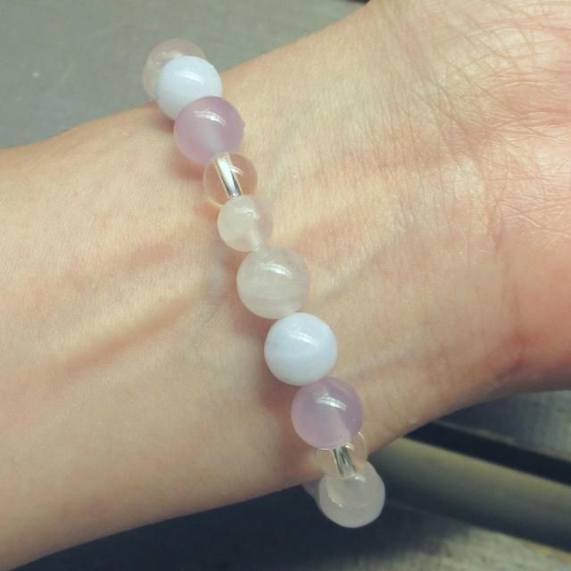 パープルカルセドニーxブルーレースxラベンダーアメジストブレスレット 天然石 < 女性アクセサリー/時計 パープルカルセドニーxブルーレースxラベンダーアメジストブレスレット 天然石 < 女性アクセサリー/時計の