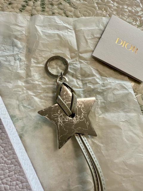 Dior `L[z_[@Vigp