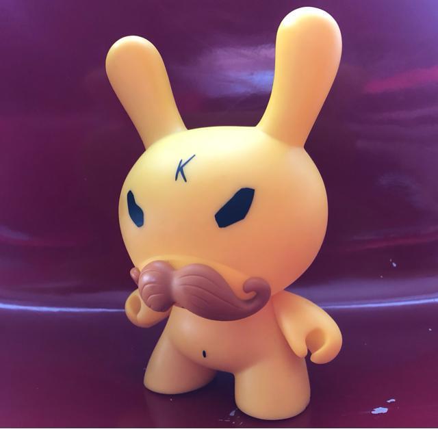 《Kidrobot × Swatch》フィギュア kozik toy2r QEE デザイナーズトイ dunny ART TOY < ホビー  《Kidrobot × Swatch》フィギュア kozik toy2r QEE デザイナーズトイ dunny ART TOY  < ホビーの