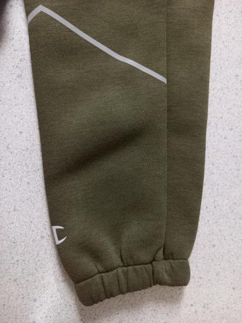 73%オフ、Champion、機能性パーカー(新品、オリーブ、M) < ブランド 73%オフ、Champion、機能性パーカー(新品、オリーブ、M) < ブランドの