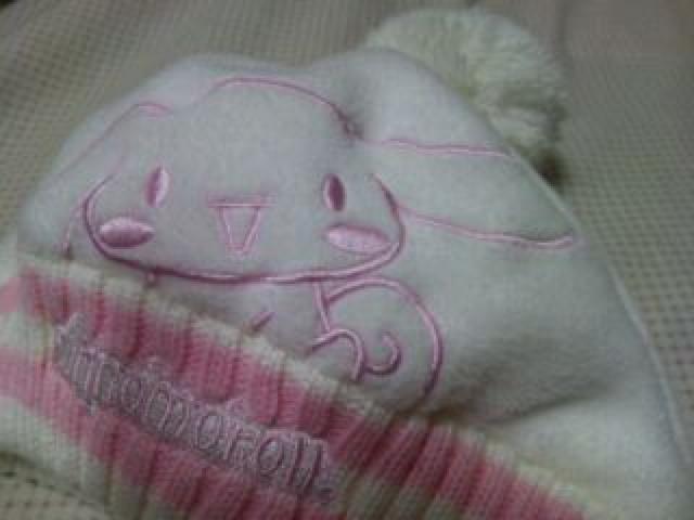 送料半額フリ-スcinnomoroll真っ白な大きぃポンポン付き ̄(=∵=) ̄♪ < キッズ/ベビー  送料半額フリ-スcinnomoroll真っ白な大きぃポンポン付き ̄(=∵=) ̄♪ < キッズ/ベビーの