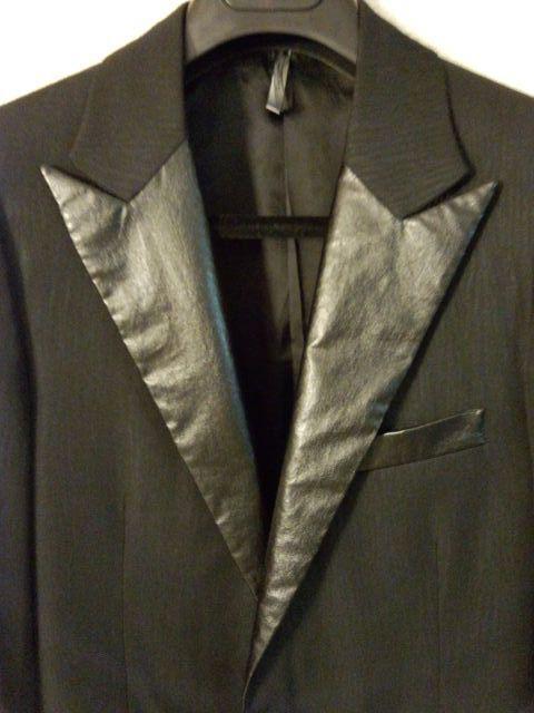 正規 激レア ディオールオム レザー調スモーキングジャケット 38 黒 最小 ラグジュアリーテーラードJK クラシックドレススーツ < ブランド 正規 激レア ディオールオム レザー調スモーキングジャケット 38 黒 最小 ラグジュアリーテーラードJK クラシックドレススーツ < ブランドの