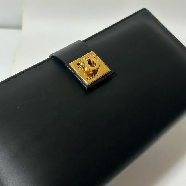 極美品 Salvatore Ferragamo フェラガモ ガンチーニ レザー 二つ折り 長財布 ブラック < ブランド  極美品 Salvatore Ferragamo フェラガモ ガンチーニ レザー 二つ折り 長財布 ブラック < ブランドの