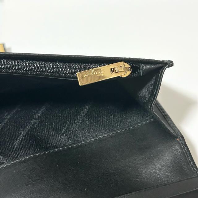 極美品 Salvatore Ferragamo フェラガモ ガンチーニ レザー 二つ折り 長財布 ブラック < ブランド  極美品 Salvatore Ferragamo フェラガモ ガンチーニ レザー 二つ折り 長財布 ブラック < ブランドの